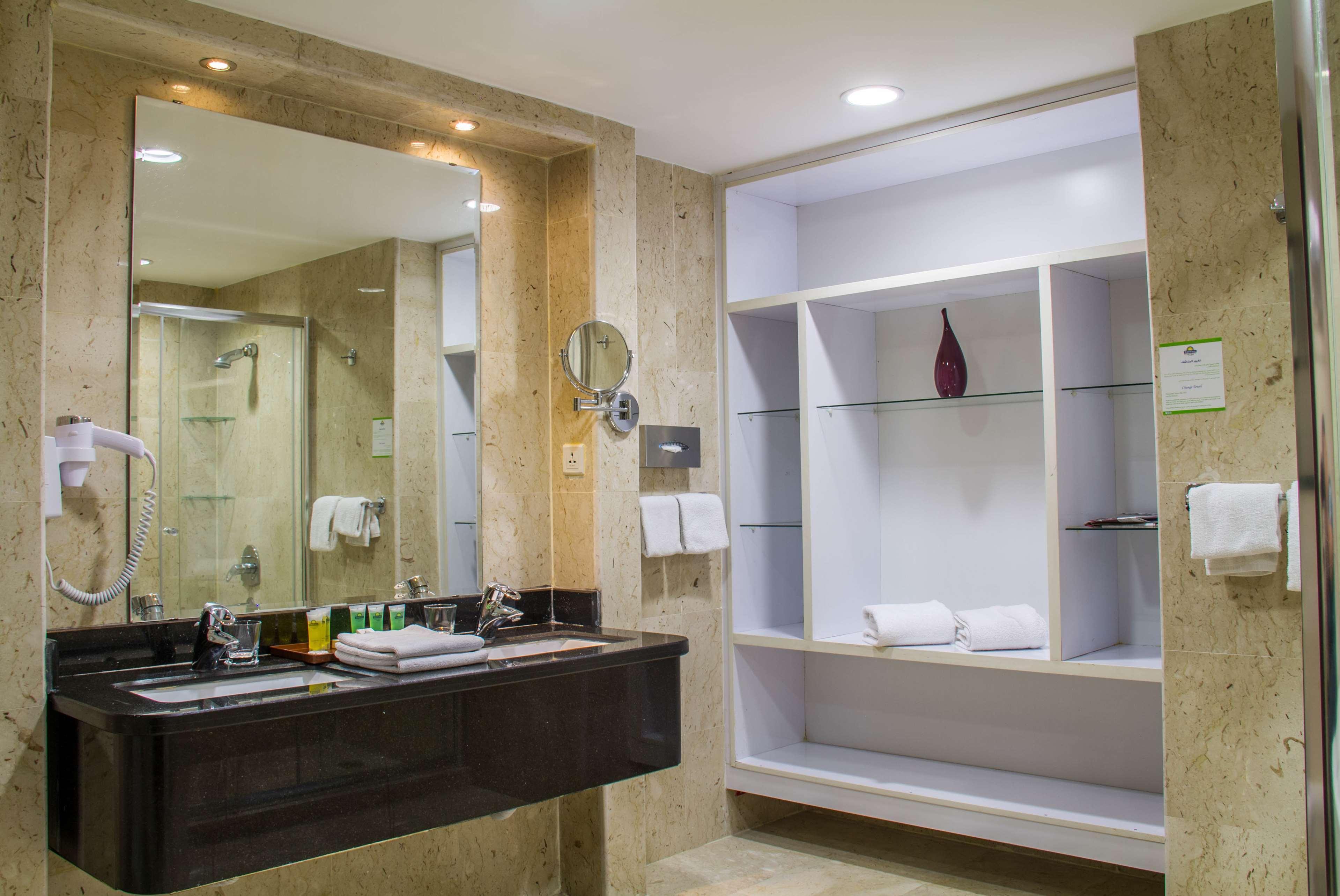 Days Inn Hotel & Suites Amman Extérieur photo