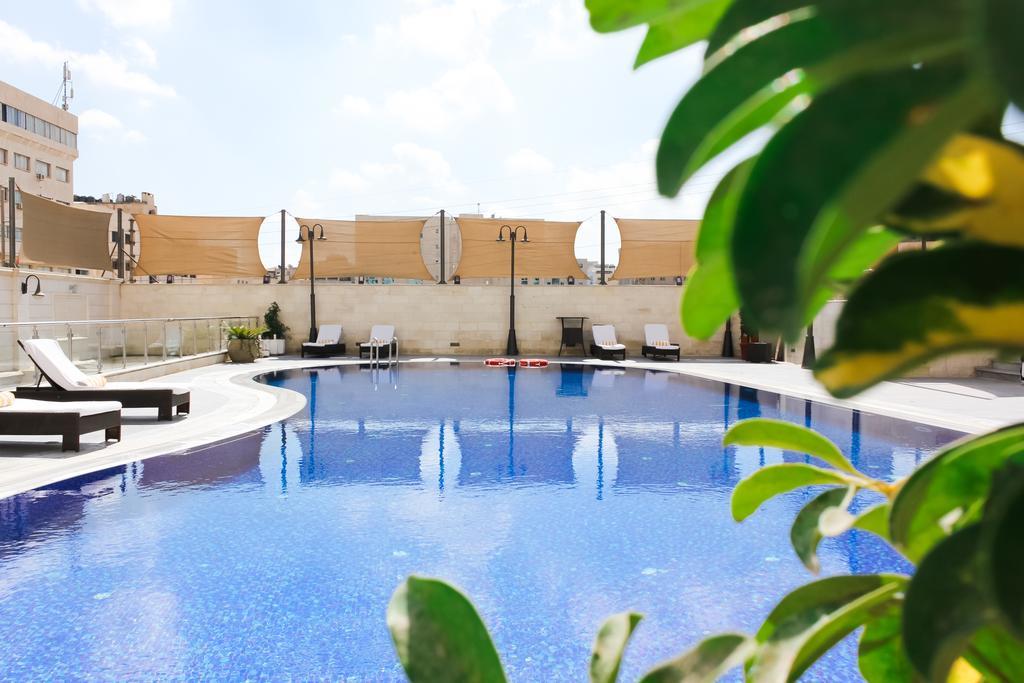 Days Inn Hotel & Suites Amman Extérieur photo