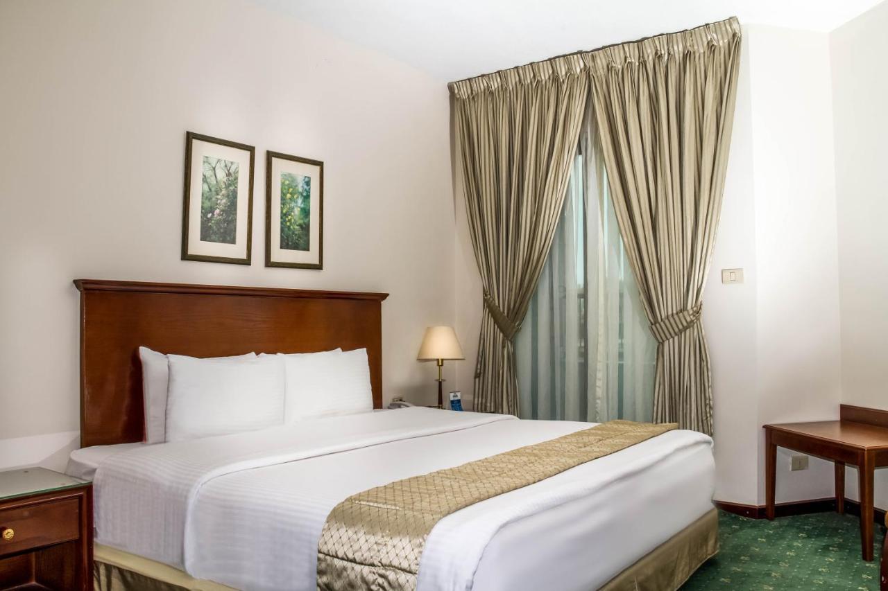 Days Inn Hotel & Suites Amman Extérieur photo
